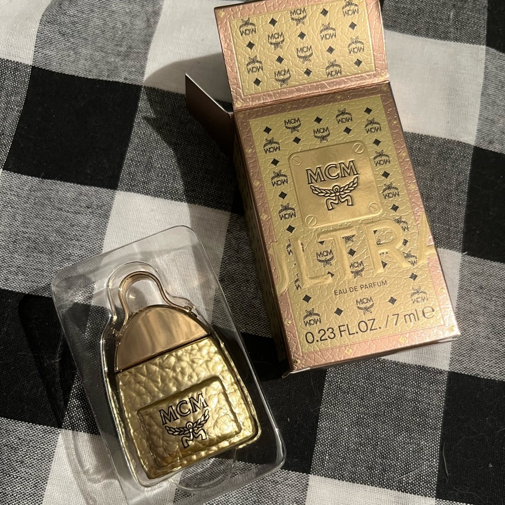 MCM Ultra Eau de Parfum Mini Travel Dabber .23 oz (7ml)